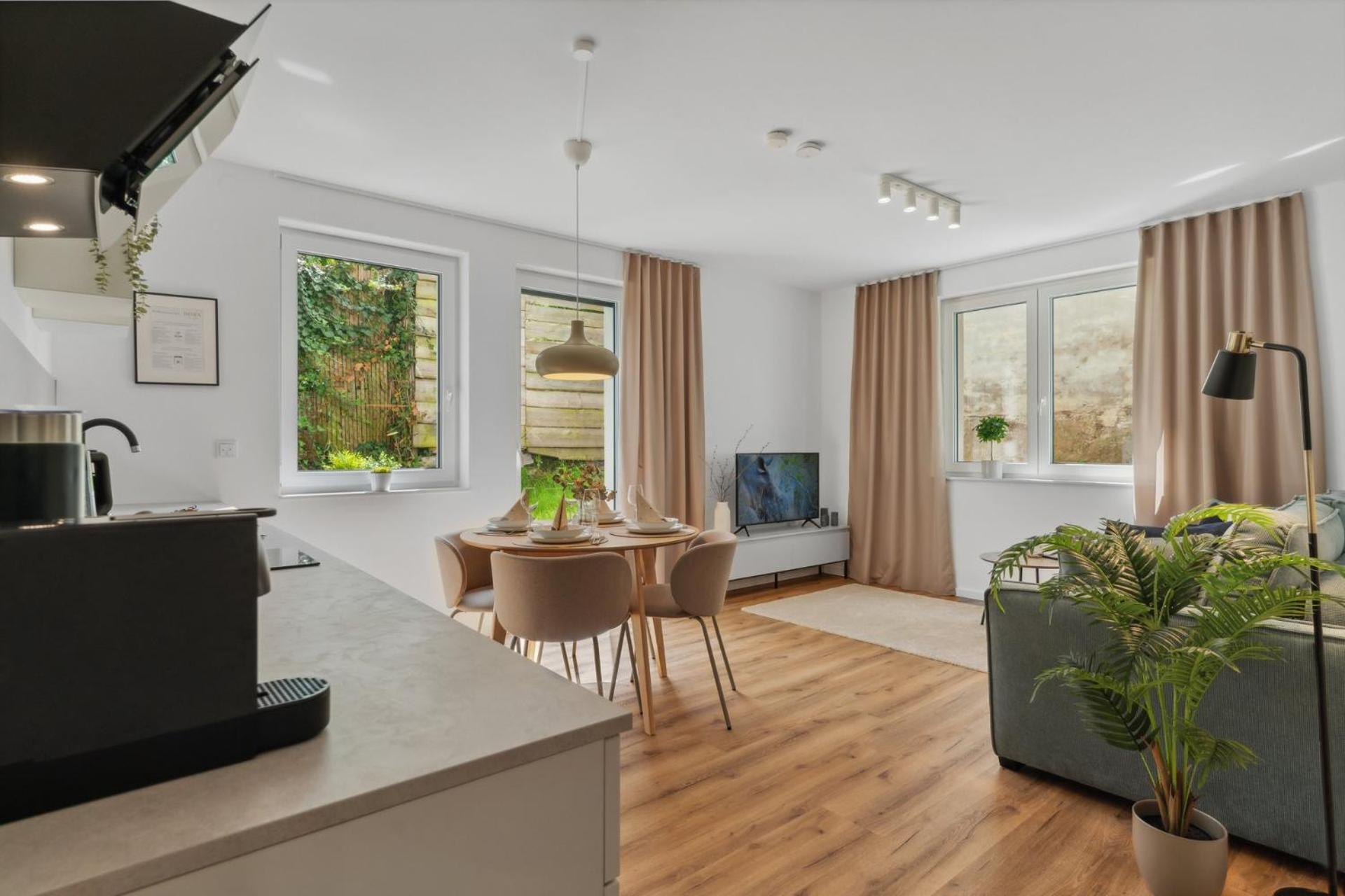 Zwei Apartments Fuer Bis Zu 8 Personen Zentral, Modern, Mit Terrasse & Balkon بيليفيلد المظهر الخارجي الصورة