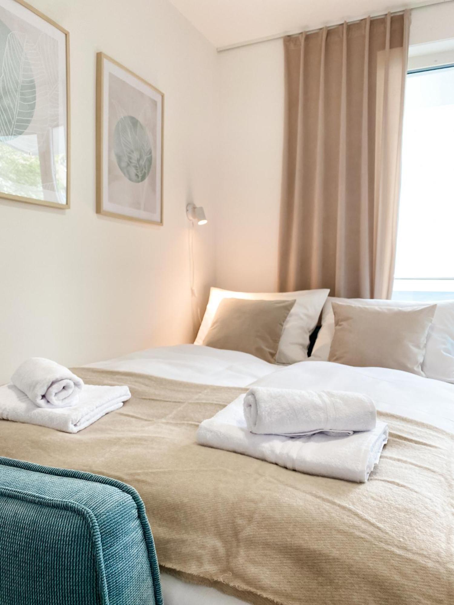 Zwei Apartments Fuer Bis Zu 8 Personen Zentral, Modern, Mit Terrasse & Balkon بيليفيلد المظهر الخارجي الصورة
