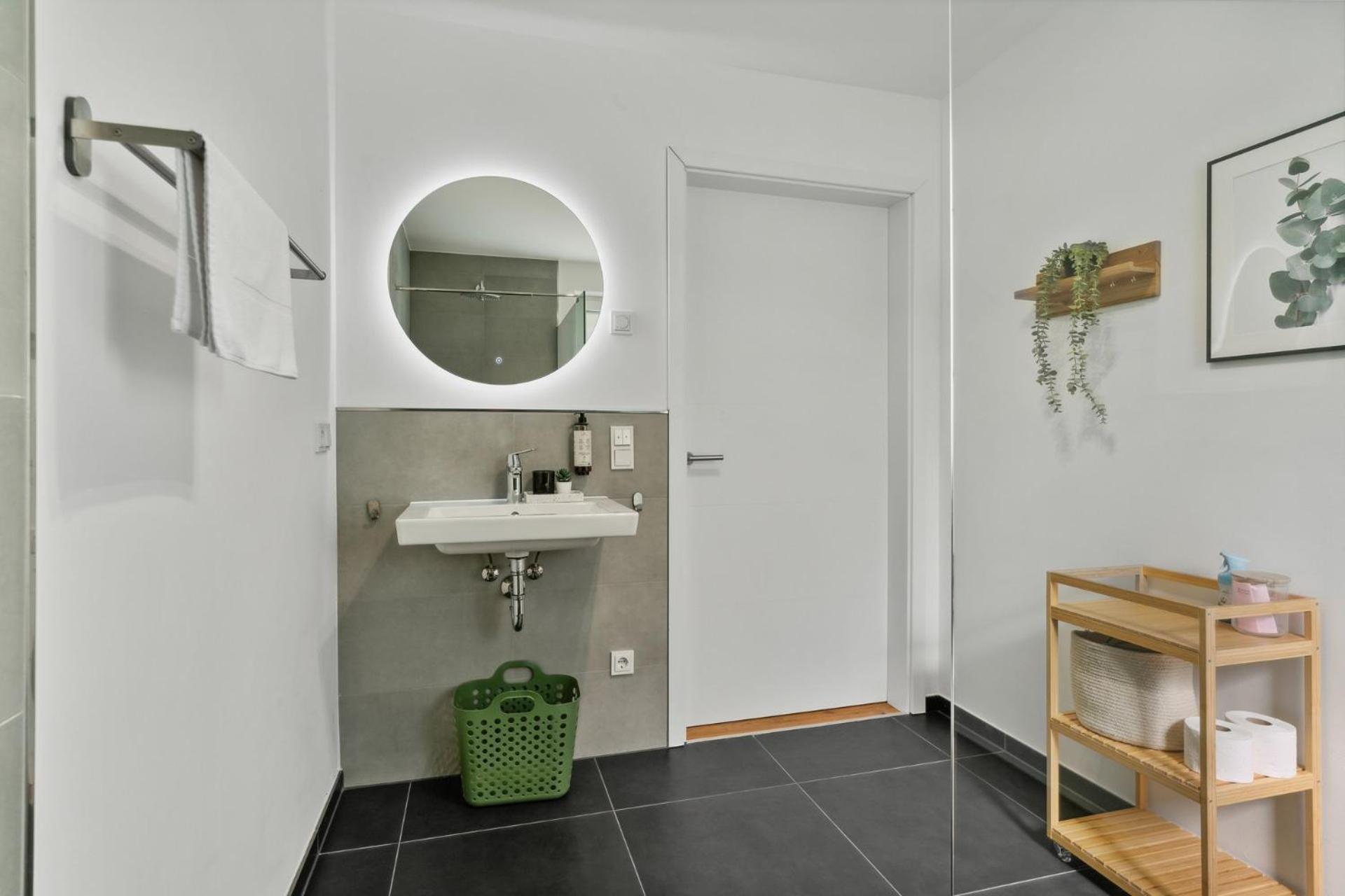 Zwei Apartments Fuer Bis Zu 8 Personen Zentral, Modern, Mit Terrasse & Balkon بيليفيلد المظهر الخارجي الصورة